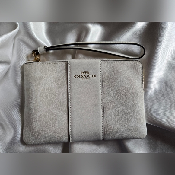 Coach White Wristlet Clutch - Picture 3 of 10